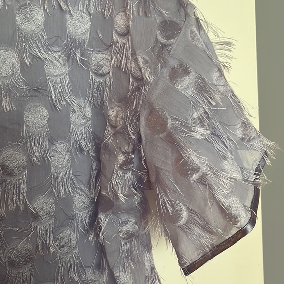 BANANA REPUBLIC | Lilac Polka-Dot Fringe Flutter Sleeve Blouse Sz S - Picture 5 of 6